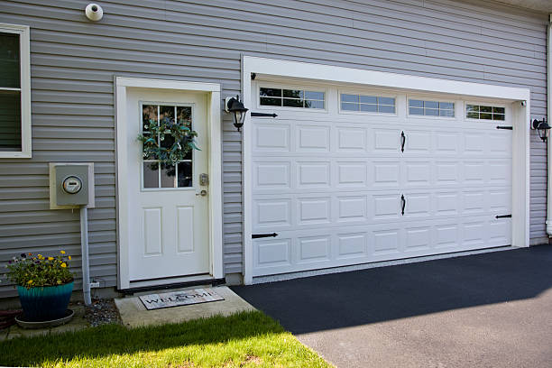 24/7 Emergency Garage Door Panel Replacement experts in Sheffield, AL
